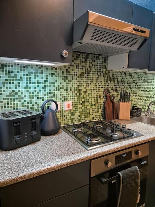 Stylish Digbeth Apartment, Sleeps 12 Opposite Birmingham Coach Station, Perfect For Large Groups Contractors Екстер'єр фото
